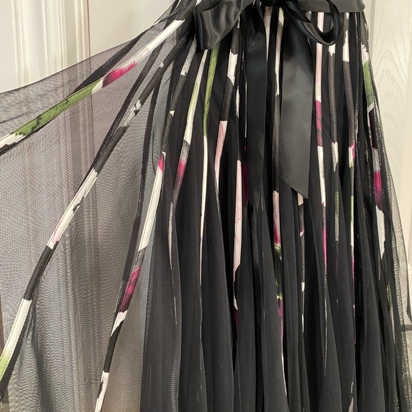 Cache Size 8 Cocktail/Formal Dress with Spaghetti Straps Black Tulle Scarf/Shawl - Picture 5 of 10